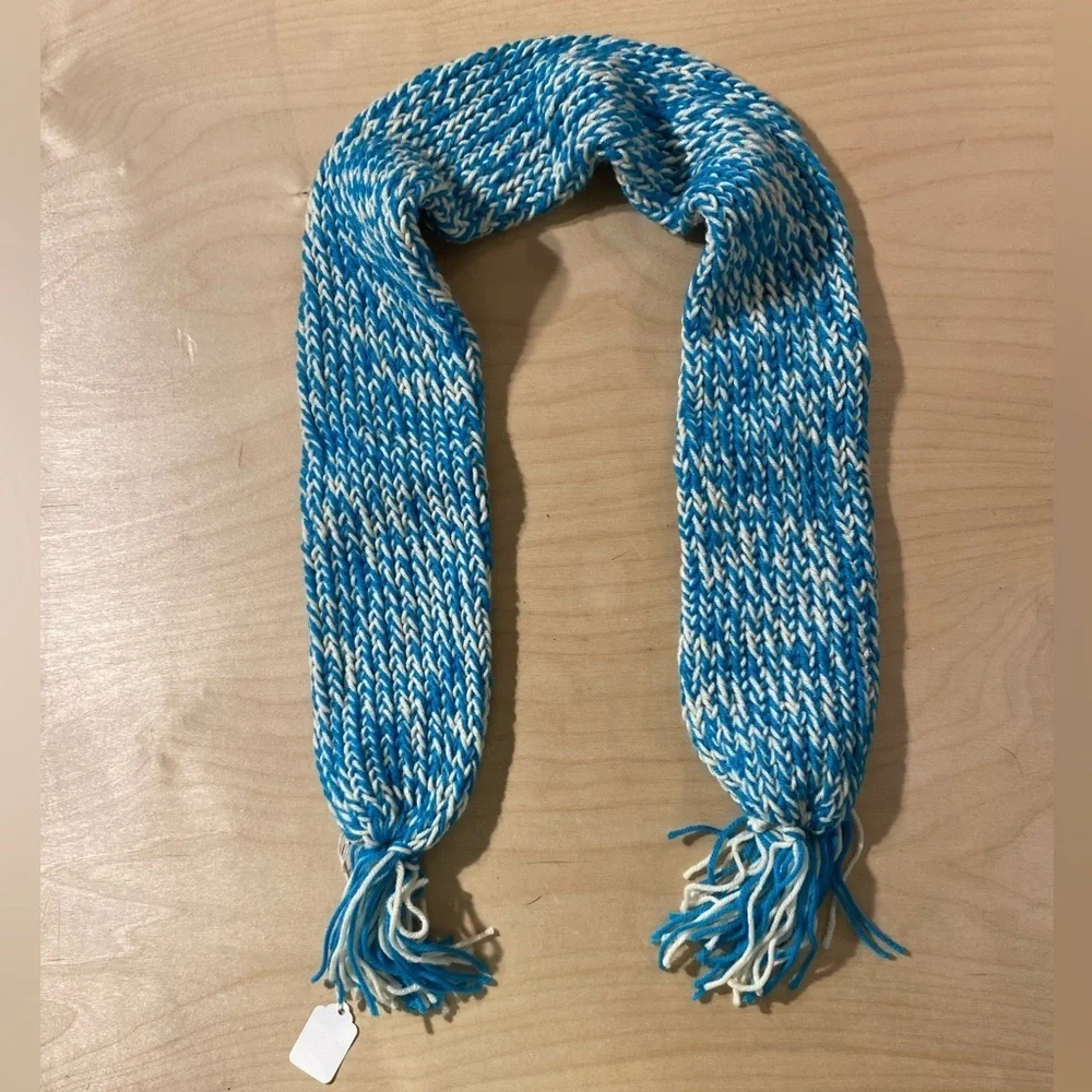 Blue and White Knit Scarf (OT)